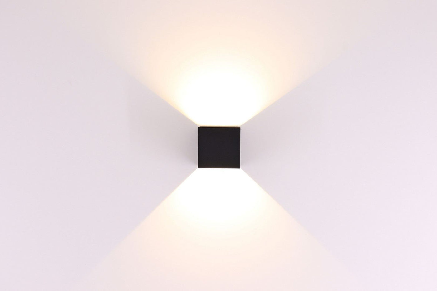 AuraCube – Stijlvol licht, volledig draadloos
